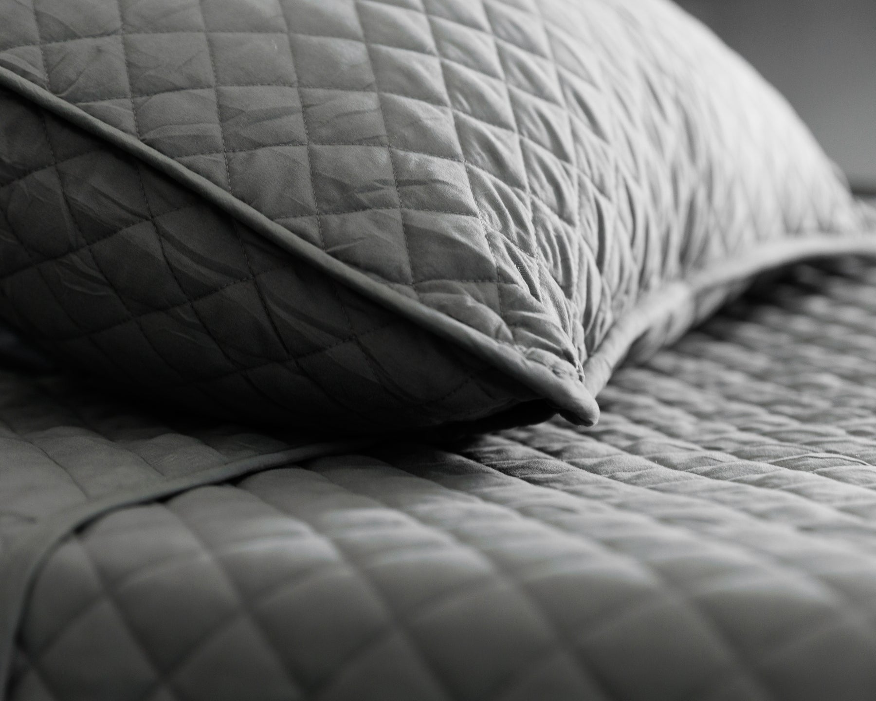 STATION QUILT AND PILLOW CASE