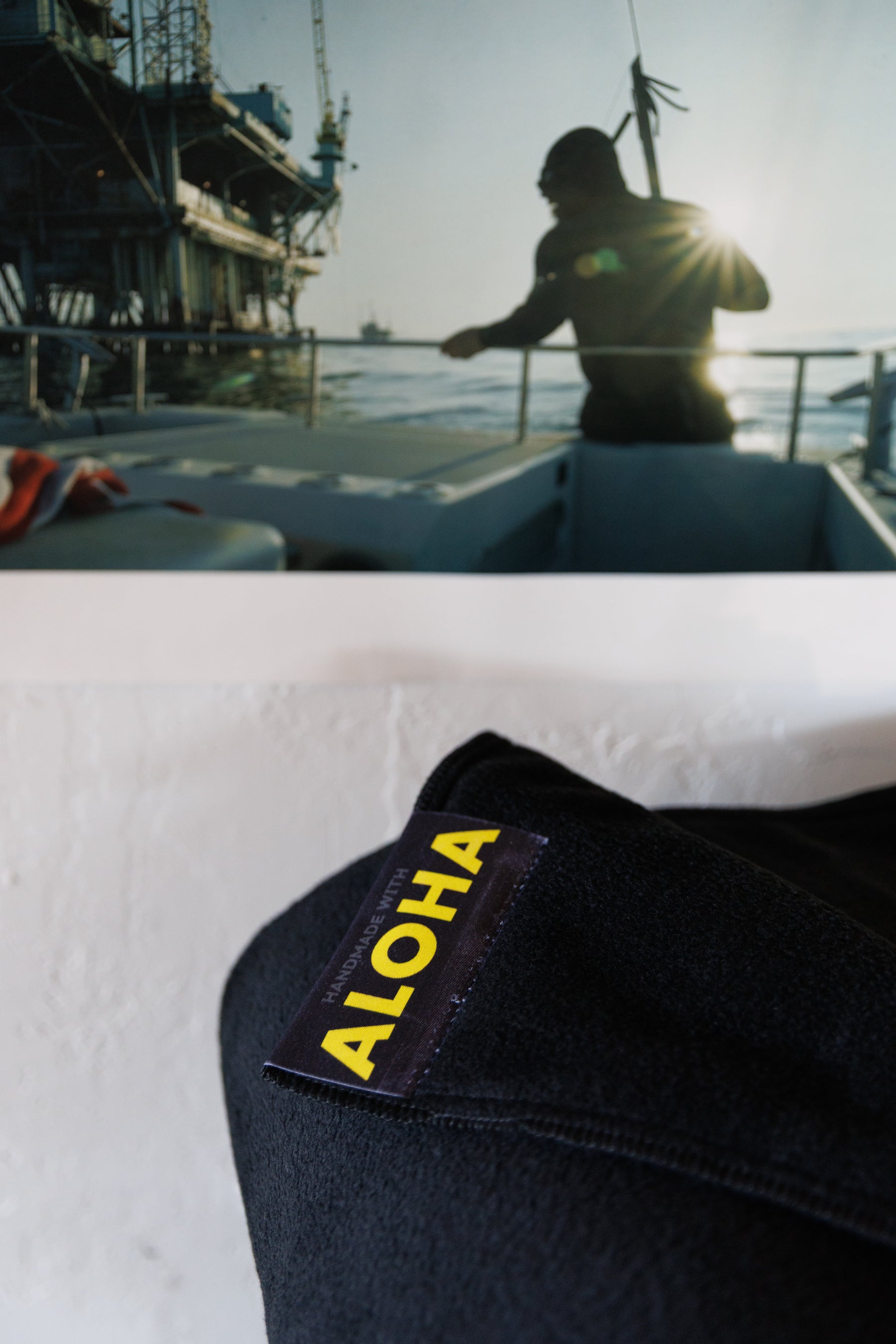 LIMITED EDITION ALOHA TRIFECTA BLANKET * FREE XL CAMP PILLOW